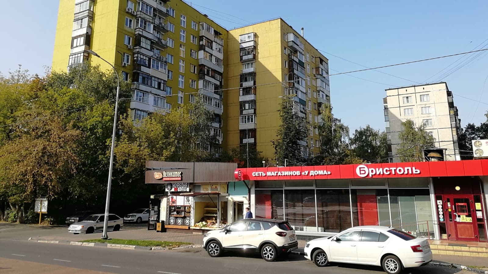 «Бристоль» как арендатор: требования к помещению, ставки и отличия от «Красного&Белого»